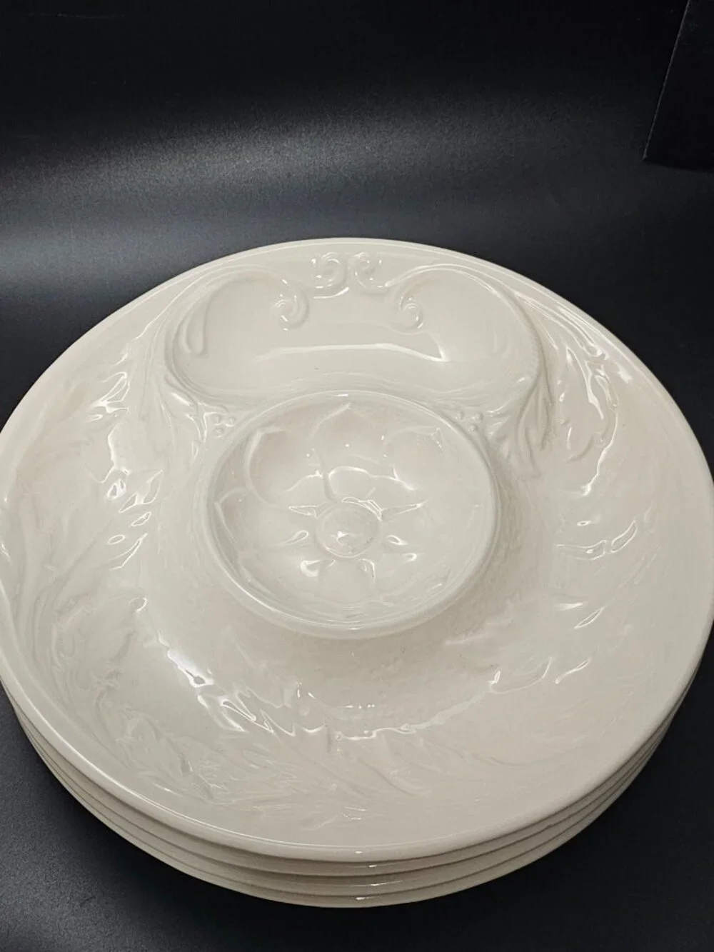 4 White Majolica Artichoke Plates country charm embossed ceramic vtg serving
